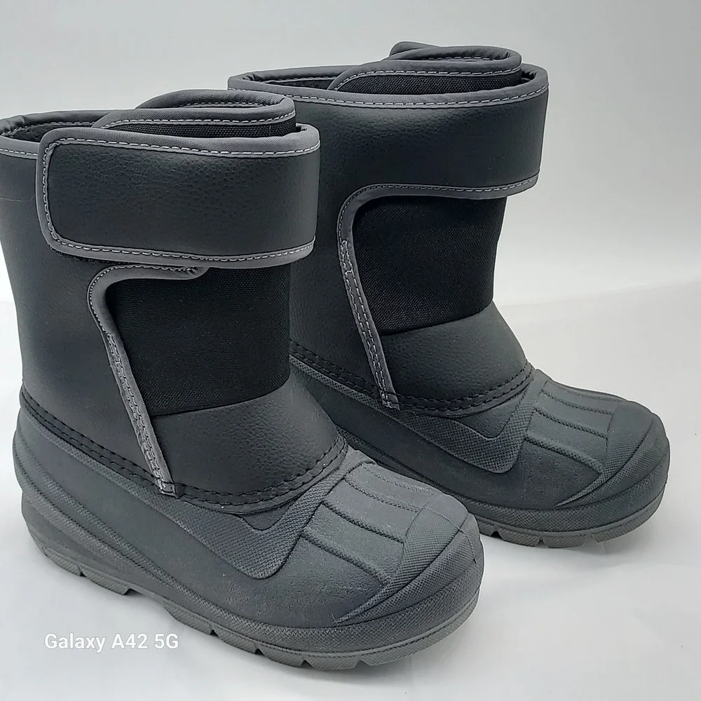 Cat & Jack Toddler Boys Gray Black Snow Boots Size 9  Hook Loop Winter Duck Boot